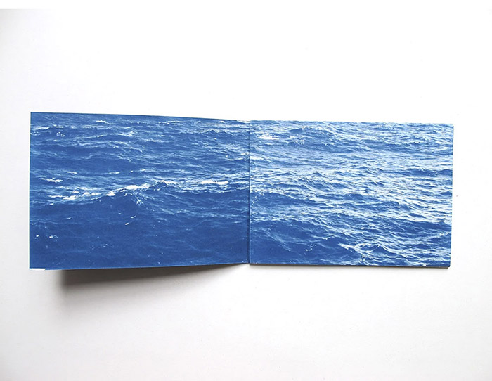 BLUE POEMS. Página interior.